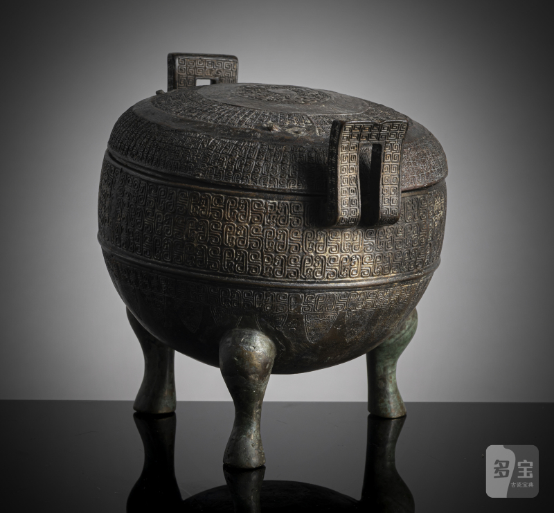 Three-legged bronze food vessel "ding" type - 图3